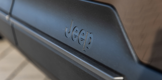 Jeep® car battery replacement service with expert installation