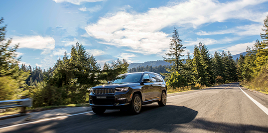 Jeep® Express Lane fast service with customer lounge
